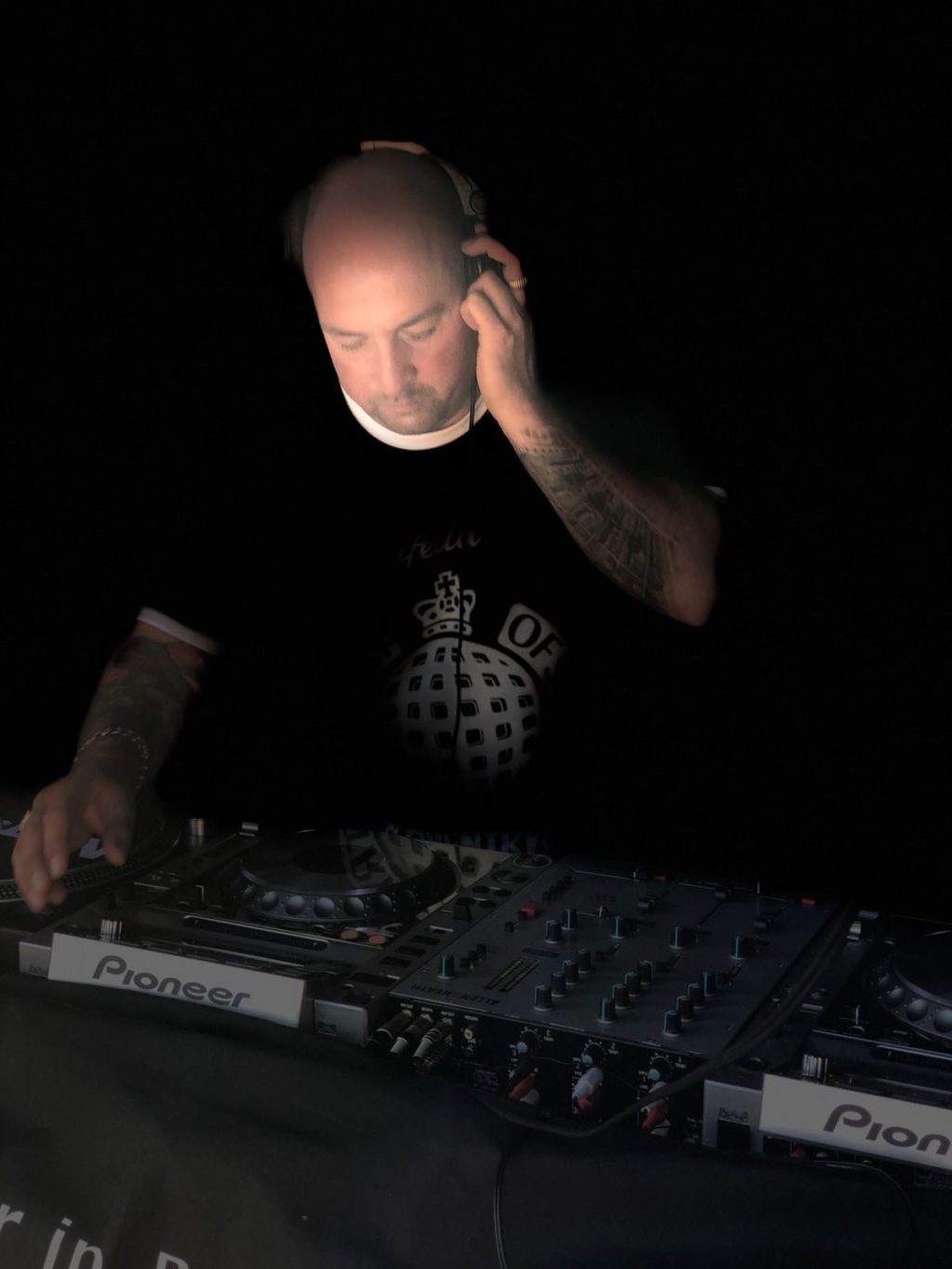 A weekly radio show is hosted by DJ Skinnfella.