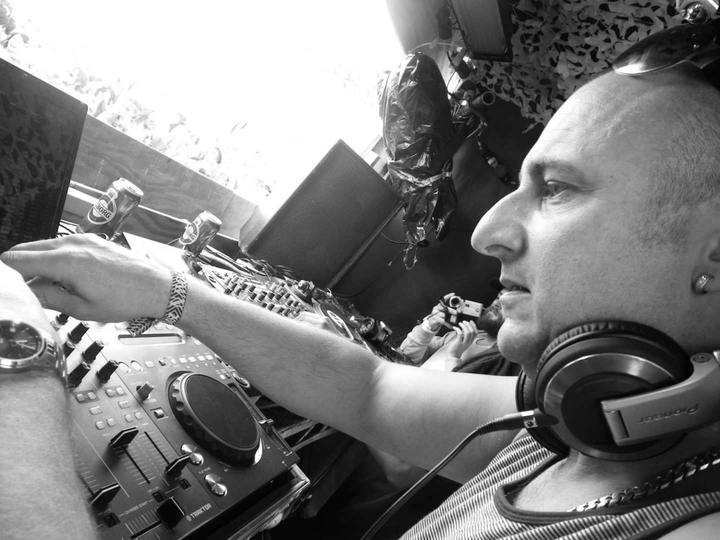 Slipmatt Platinum DJs provide professional, experienced DJ Hire in